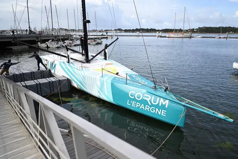 Bateau CORUM en mer
