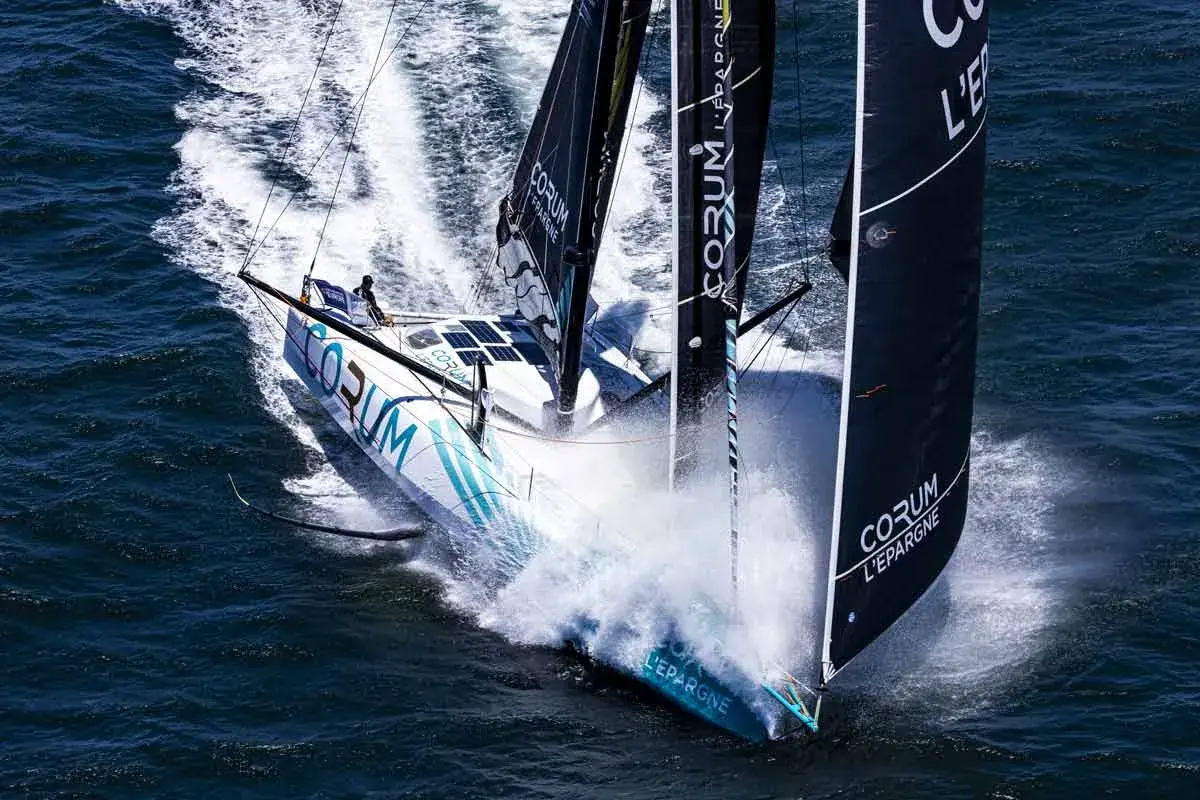 Bateau CORUM sur l'eau